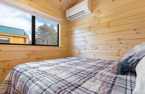 Bethel House | Cozy ski cabin #5 W/Bunk Room, 5 beds