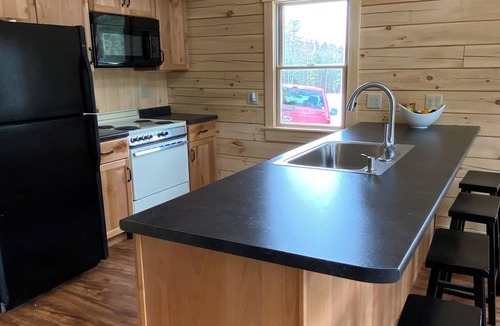 Stratton Cabin | Cozy Ski Cabin near Sugarloaf!