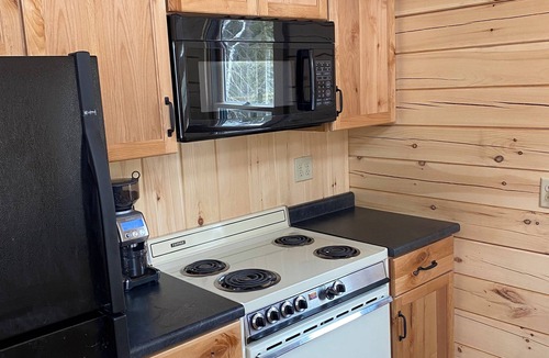 Stratton Cabin | Cozy Ski Cabin near Sugarloaf!