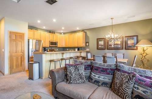 Peak 8 House | Cozy Ski-In/Ski-Out Townhome: Perfect for Family Gatherings