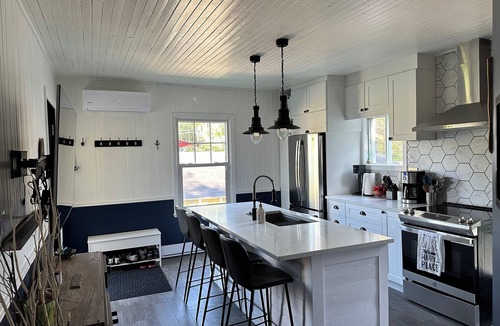 Ivry-sur-le-Lac House | Cozy ski retreat on Lakefront Cottage In Ivry-sur-le-Lac