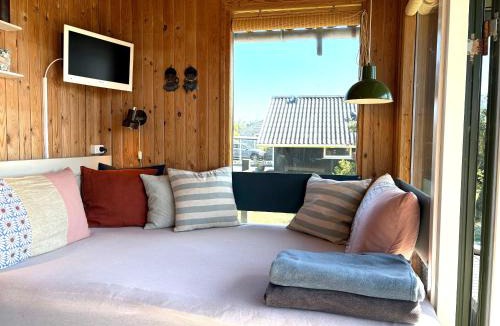 Kegnæshøj House | Cozy Small Holiday Home With Sea View
