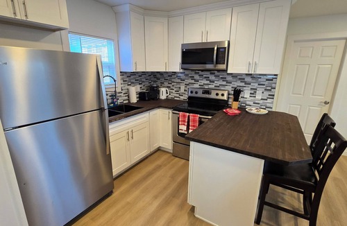 Carver House | Cozy small home one bedroom