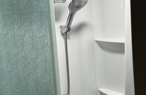 Waterbury Apartment | Cozy small sized apartment with WiFi in awesome Waterbury.