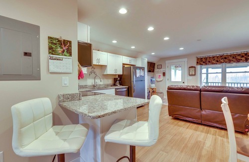 Swanton Apartment | Cozy Solar-Powered Loft: Walk to Lake Champlain!