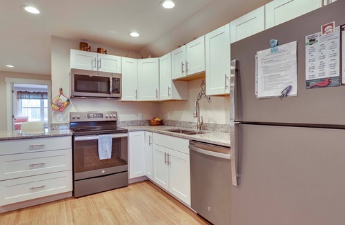 Swanton Apartment | Cozy Solar-Powered Loft: Walk to Lake Champlain!