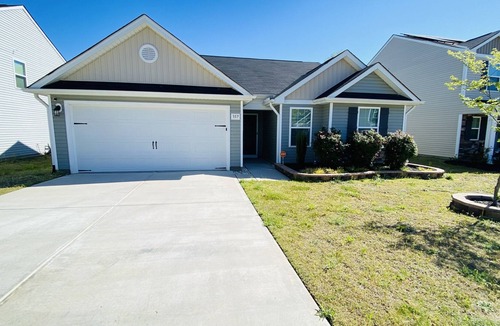 Zebulon House | Cozy & Sophisticated Ranch Home