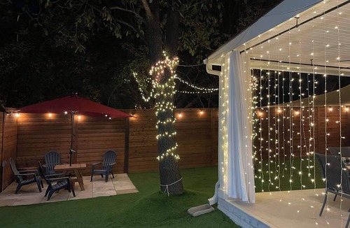 Parkwood House | Cozy South Austin 3BR with Spacious Backyard Perfect for Relaxing & Entertaining