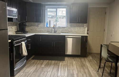 Newbold House | Cozy South Philly home