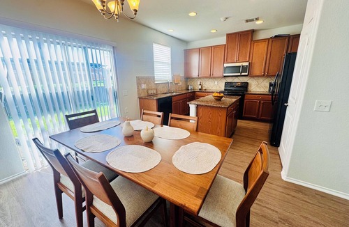 Austin House | Cozy Southeast Austin home near COTA& Downtown