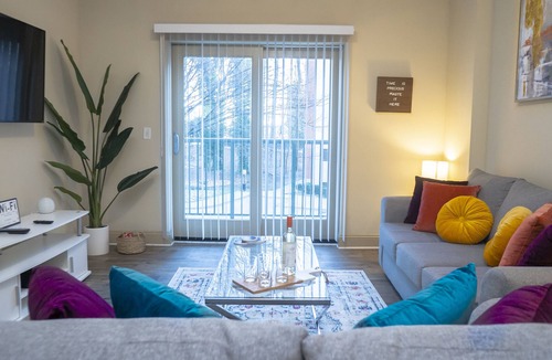 SouthPark Condo | Cozy SouthPark Apartment