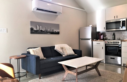 Ryan Place Apartment | Cozy Southside Studio & Loft with full amenities & close to several hot spots!