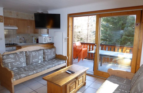 Champagny-en-Vanoise Apartment | Cozy & Spacious Chalet, Large Terrace, Sleeps 8
