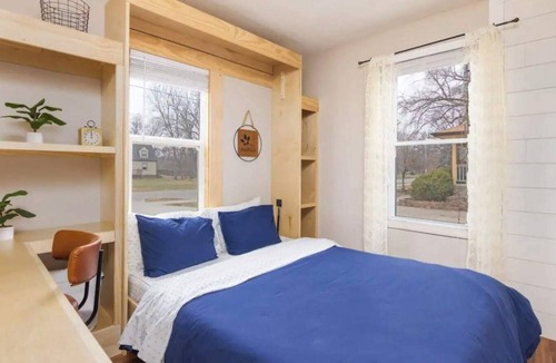 Johnston House | Cozy & Spacious 1 BR Home
