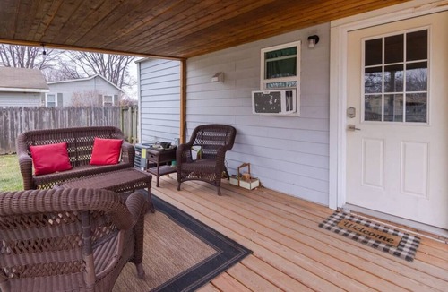 Johnston House | Cozy & Spacious 1 BR Home