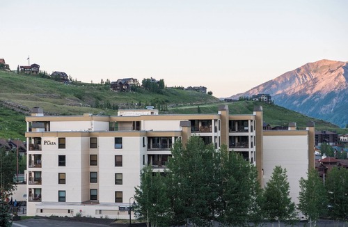 Mount Crested Butte Condo | Cozy & Spacious 2 Br Condo Sleeps 6! by RedAwning