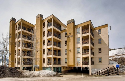 Mount Crested Butte Condo | Cozy & Spacious 2 Br Condo Sleeps 6! by RedAwning