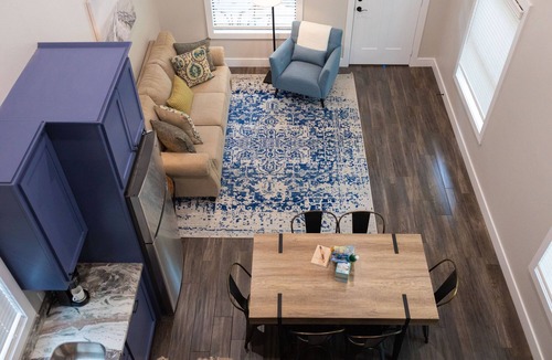 Livingston Cabin | Cozy, Spacious, and Right on the Banks of Rocky Creek, Two Creeks Crossing Resort