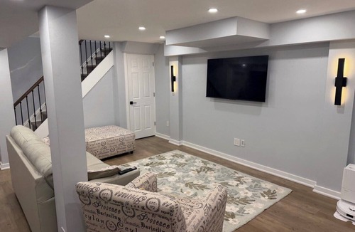 Vaughan House | Cozy & Spacious basement