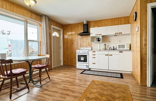 Boularderie Ski Chalet | Cozy spacious chalet, On Cabot trail, 8min to Baddeck | Unit 10@ The Great Cabot