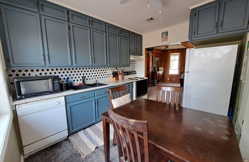 St. Charles Apartment | Cozy/Spacious home near Whitewater State Park!