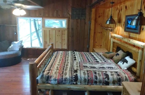 Lake George Cabin | Cozy & Spacious Lake George "Lazy Bear Lodge II"