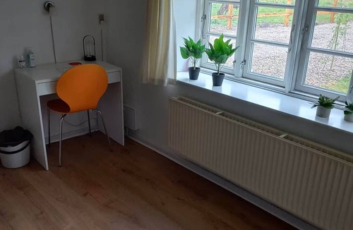 Vojens House | Cozy & Spacious Rooms for 4 Single Beds
