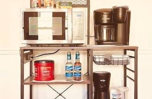 Trappe House | Cozy & Spacious, The Calway Inn