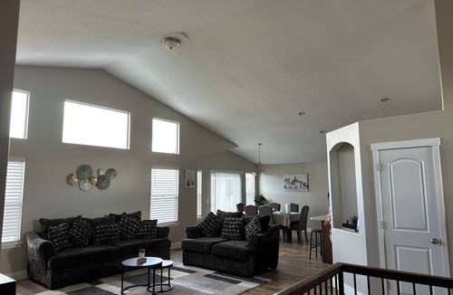 Kearns House | Cozy Spacious 3-bedroom 2-bath home in nWest Valley City