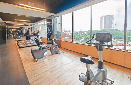 Pinang Apartment | Cozy Springwood Alam Sutra Pool, Gym, WiFi