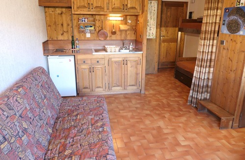 Le Bettex Apartment | Cozy studio for 4, pets allowed, parking