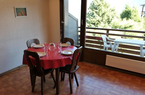 Le Bettex Apartment | Cozy studio for 4, pets allowed, parking