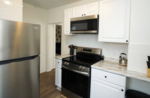 Elyria House | Cozy Stay 3BR + Boat Parking
