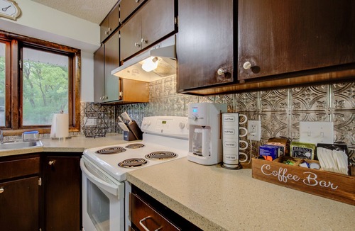 Manhattan House | Cozy Stay at The Greenwood!