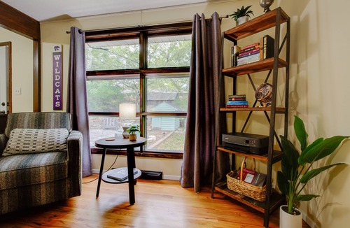 Manhattan House | Cozy Stay at The Greenwood!