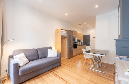 Bagneres-de-Bigorre Apartment | Cozy Stay in Bagnères – Renovated Bastan Studio, Balcony, Ultra-Fast Wi-Fi, Near Spa
