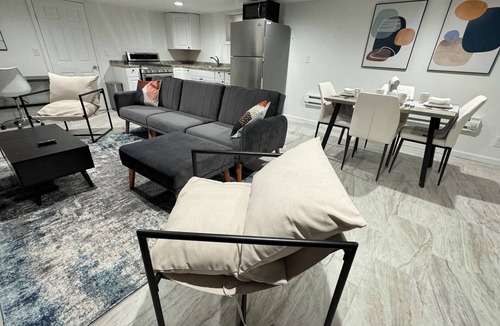 Irvington Apartment | Cozy Stay, Near Newark Airport & NYC – 10 Min to EWR, 30 Min to Manhattan!