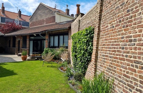 Saint-Andre-lez-Lille Apartment | Cozy studio with WiFi, air conditioning and secure parking near Lille