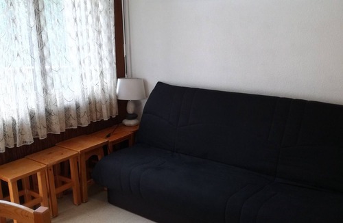 Prapoutel Apartment | Cozy studio cabin with balcony and pets allowed