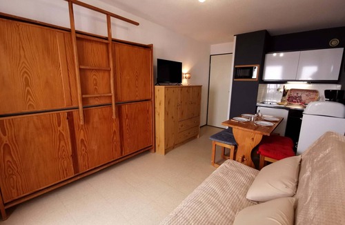 Prapoutel Apartment | Cozy studio 3rd floor, valley view, ski-in/ski-out