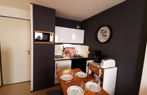 Prapoutel Apartment | Cozy studio 3rd floor, valley view, ski-in/ski-out