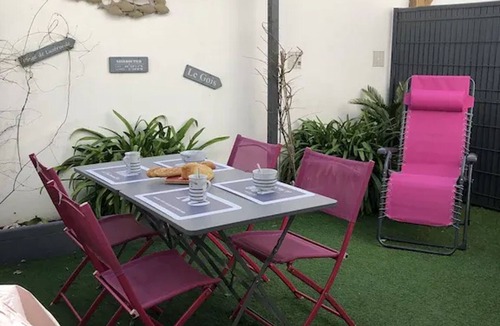 Noirmoutier-en-l'Ile Apartment | Cozy Studio Near Lutins Beach – Private Terrace, Parking & Pet-Friendly