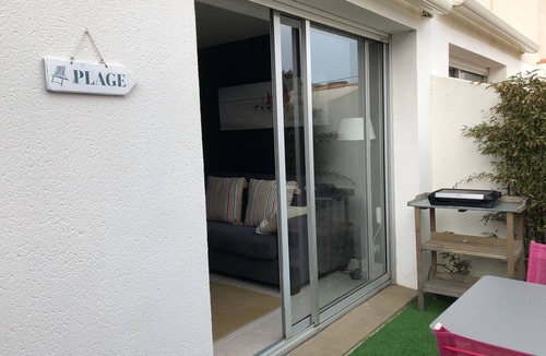 Noirmoutier-en-l'Ile Apartment | Cozy Studio Near Lutins Beach – Private Terrace, Parking & Pet-Friendly
