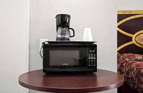 Fremont Apartment | (Cozy studio, 2BED, 1BA, No kitchen)