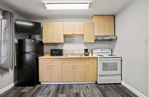 Fremont Apartment | (Cozy studio, 2BED, 1BA, w/kitchen)
