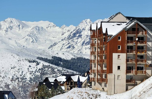 Peyragudes Apartment | Cozy studio 4 ppl, balcony, 400m from slopes, free shuttle, Spa included, Peyragudes