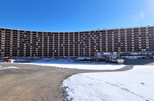 Saint-Etienne-en-Devoluy Apartment | Cozy studio 50m from slopes with Wifi and parking