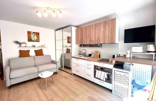 Levallois-Perret Apartment | Cozy studio and large terrace 5 mn from the metro and 10 mn from Paris only!nnnn
