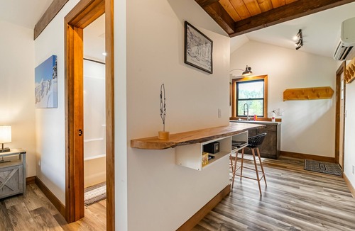 Maple Falls Apartment | Cozy Studio Apartment Maple Falls, with Hot Tub