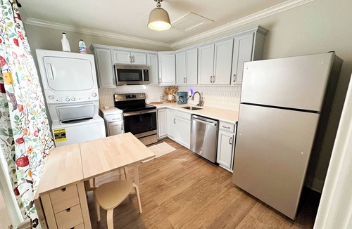 Caddo Heights-South Highlands Apartment | Cozy Studio Apartment with Full Kitchen